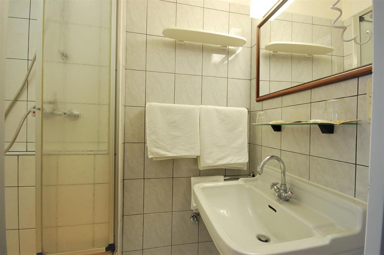 Hotel Haus Isenburg Ной-Изенбург Экстерьер фото